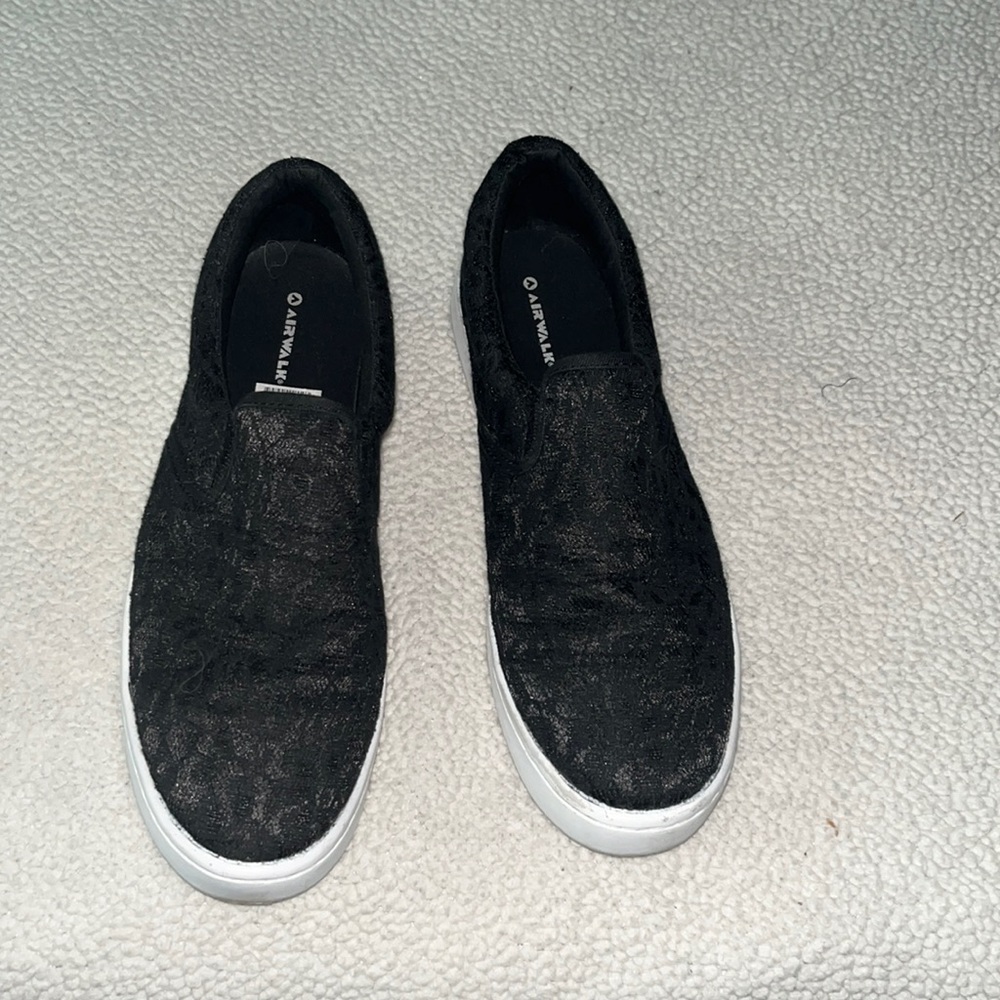 Air walks Women slip on size 8 1/2